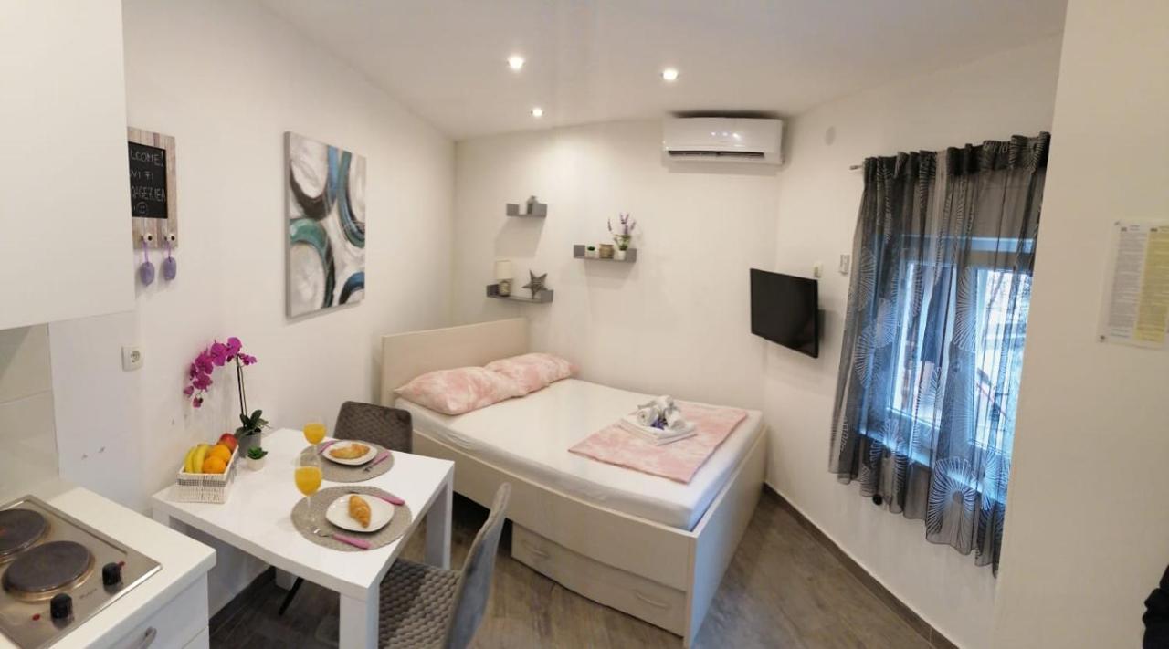 Appartamento Studio Apartman Megy Sutivan Esterno foto