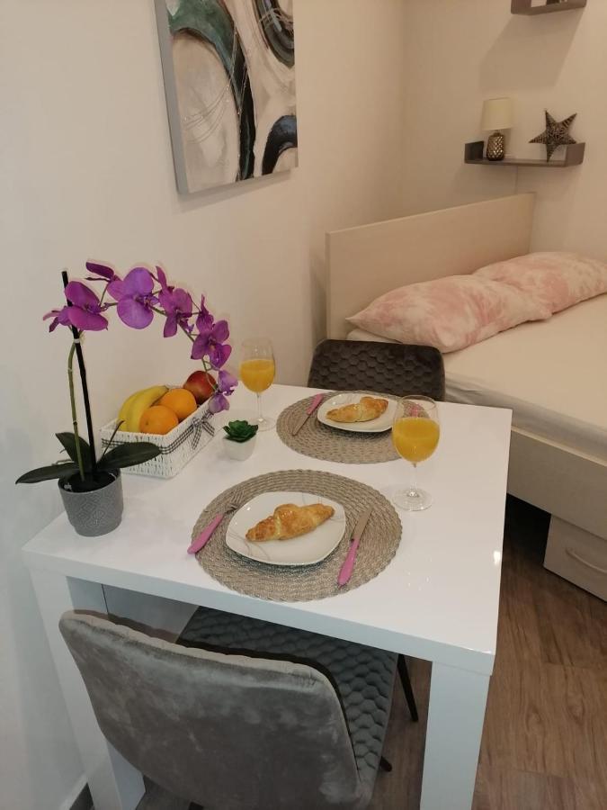 Appartamento Studio Apartman Megy Sutivan Esterno foto